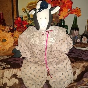Vintage cow decor